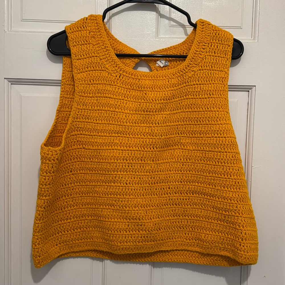 NWOT Moth Anthropologie Crochet Knit Gold Yellow Crop Top Size L